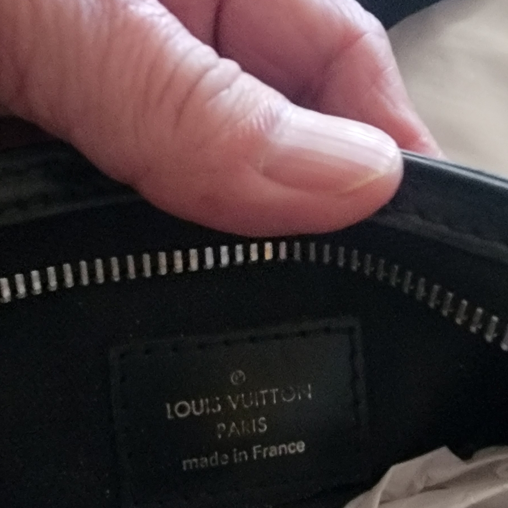 Authentic Louis Vuitton Graphite Checkered Messenger Bag - Picture 4 of 6